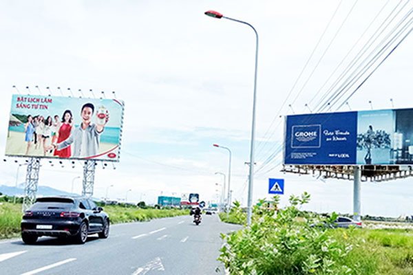 Truyền thông trên màn hình quảng cáo  cỡ lớn 4