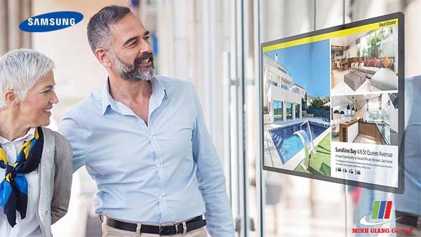 màn hình quảng cáo semi outdoor 32 inch