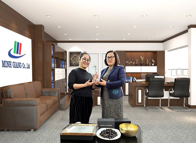Minh Giang vinh danh nhận cúp - công ty kinh doanh suất sắc từ Samsung 2020