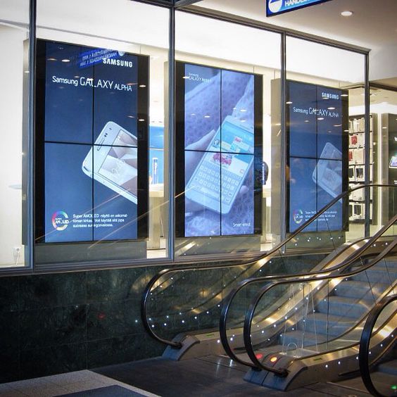 Thuê hay mua màn hình quảng cáo